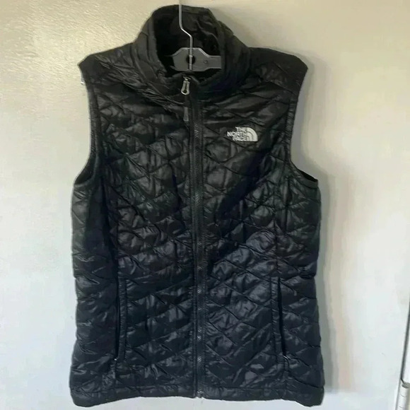 The North Face Jackets & Blazers - The North Face Thermoball trekker vest